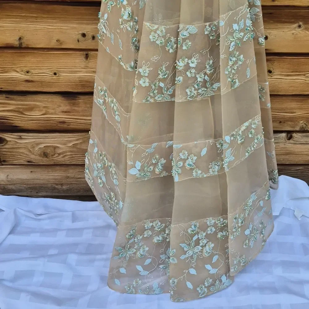 NWT Sherri Hill Floral Applique A Line Gown Dress Nude Size 00